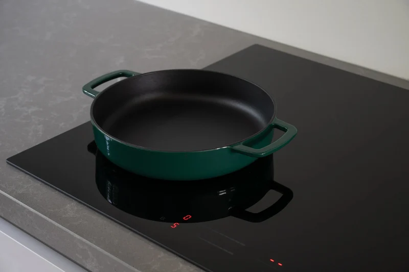 Combekk Bratpfanne mit 2 Griffen Gusseisen Holly Green ø 28 cm - emaillierte Antihaftbeschichtung