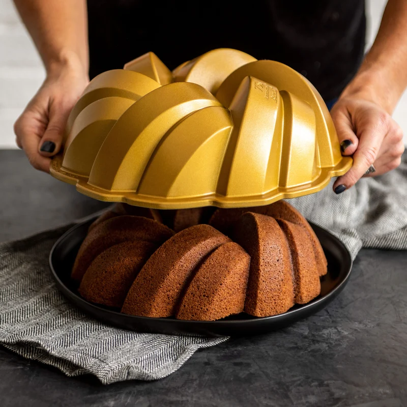 Nordic Ware Gugelhupfform Geflochten / Braided Bundt Gold - Aluguss - ø 27 cm