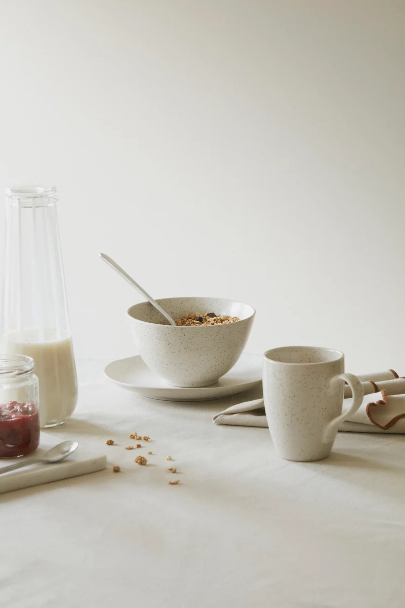 Broste Copenhagen Frühstücksset Nordic Vanilla 12-teilig / 4 Personen - 4 Frühstückteller, 4 Schalen und 4 Tassen