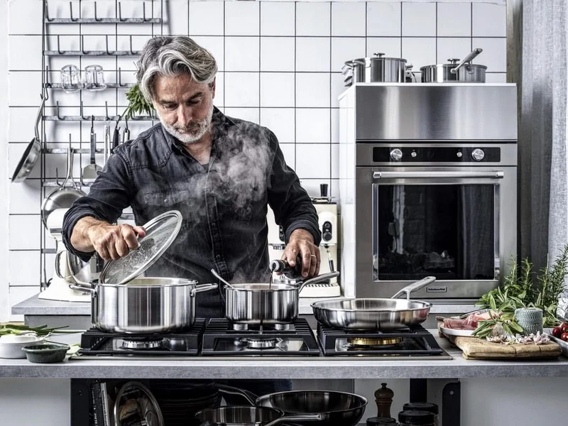KitchenAid Topfset Multi-Ply Edelstahl 6-teilig - Kochtöpf ø 20, 24 cm, Stieltopf ø 16 cm, Bratpfanne ø 28 cm + Bratpfanne Classic Forged ø 24 & 28 cm