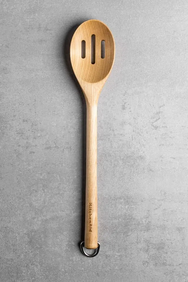 KitchenAid Gemüselöffel Core Birkenholz 34 cm - Holzlöffel Küchenutensil