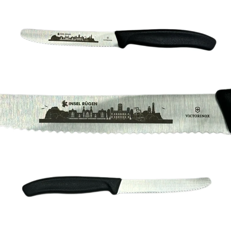 Victorinox: Tomatenmesser „Insel Rügen“, schwarz, Wellenschliff, 6.7833.R6RÜG