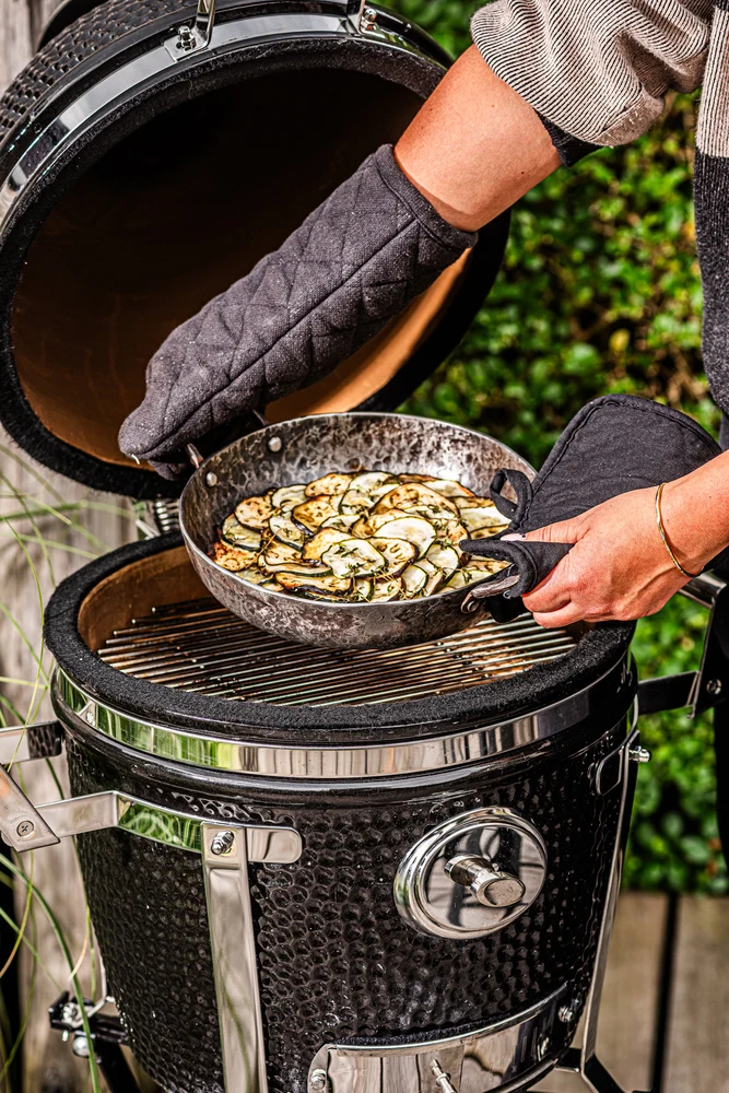 Forged Bratpfanne Carbonstahl mit zwei Griffen Ø 24 cm – geeignet für alle Wärmequellen – geeignet für BBQ