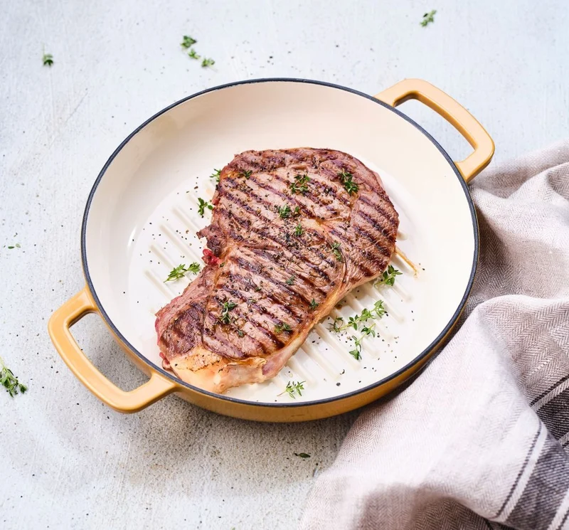 Cosy & Trendy Grillpfanne Fontestic aus Gusseisen Amber Gold Ø 28 cm – emaillierte Antihaftbeschichtung – geeignet für alle Herdarten