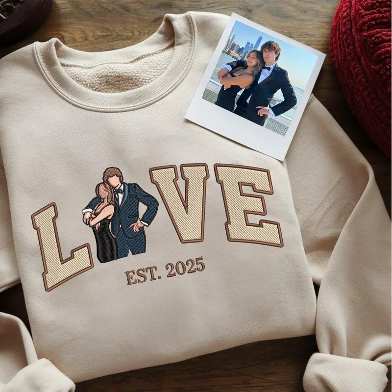 LoveSweater | Gepersonaliseerde Liefdestrui met Borduurwerk | Uniek Koppel Cadeau