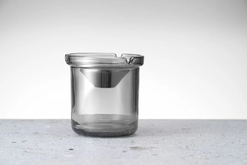 HENDI Aschenbecher mit Trichter – Rund – Ø 98 × H 99 mm