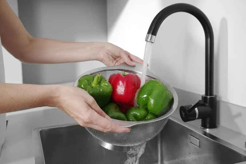 HENDI Gemüsesieb – perforiert – Ø 260 × H 140 mm