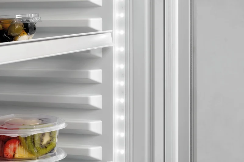 Bartscher Glastürenkühlschrank 326