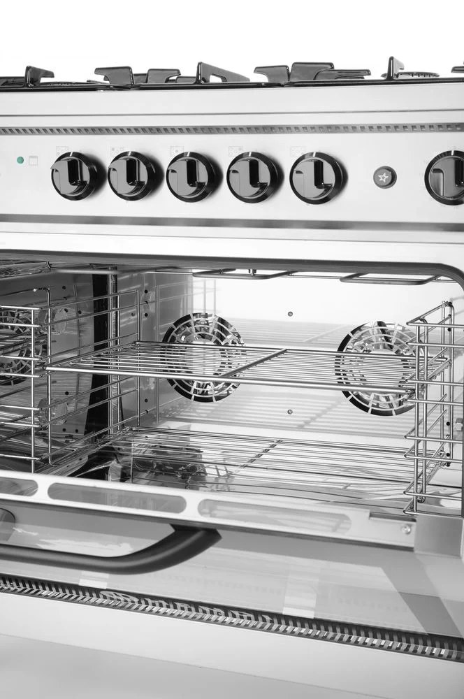 HENDI Gasherd - 5 Kochfelder mit Elektroofen – Kitchen Line – Silber – 230 V / 2900 W – 14,3 kW – 900 × 653 × 900 mm