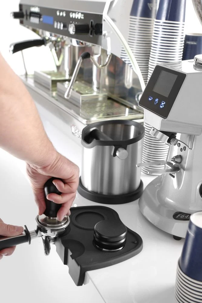 HENDI Kaffee-Stampfer mit Feder – Ø 58 × H 100 mm