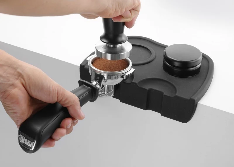 HENDI Kaffee-Stampfer mit Feder – Ø 58 × H 100 mm