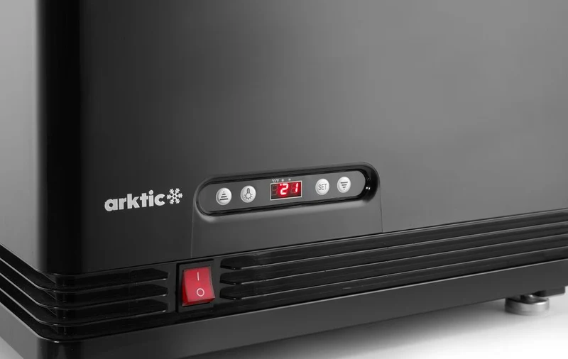 Arktic Aufsatz-Kühlvitrine 58 Liter – schwarz – 230 V / 170 W – 406 × 452 × 830 mm