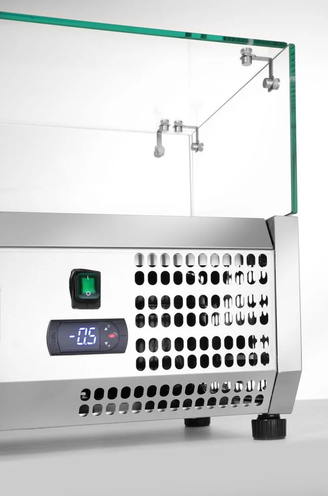 Arktic Aufsatz-Kühlvitrine Gastronorm 1 / 4 – 8x GN 1 / 4 – GN 1 / 4 – 36 l – 230 V / 180 W – 335 × 1805 × 460 mm