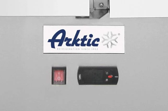 Arktic Kühltheke – 3 Türen – 254 l – 230 V / 220 W – 700 × 1365 × 890 mm