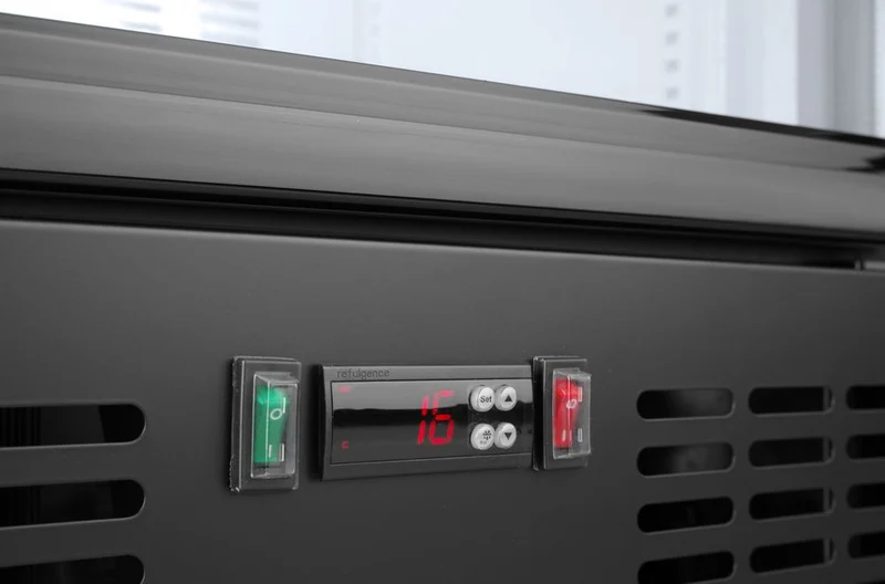Arktic Kühlschrank hinten mit einer Tür – 300 l – Schwarz – 230 V / 195 W – 528 × 600 × 1820 mm
