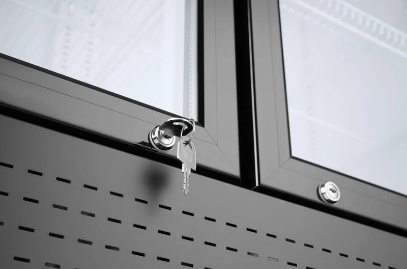 Arktic Rückwandkühlschrank mit hinterleuchteter Blende – zweitürig – 512 l – Schwarz – 230 V / 510 W – 1120 × 585 × 1900 mm