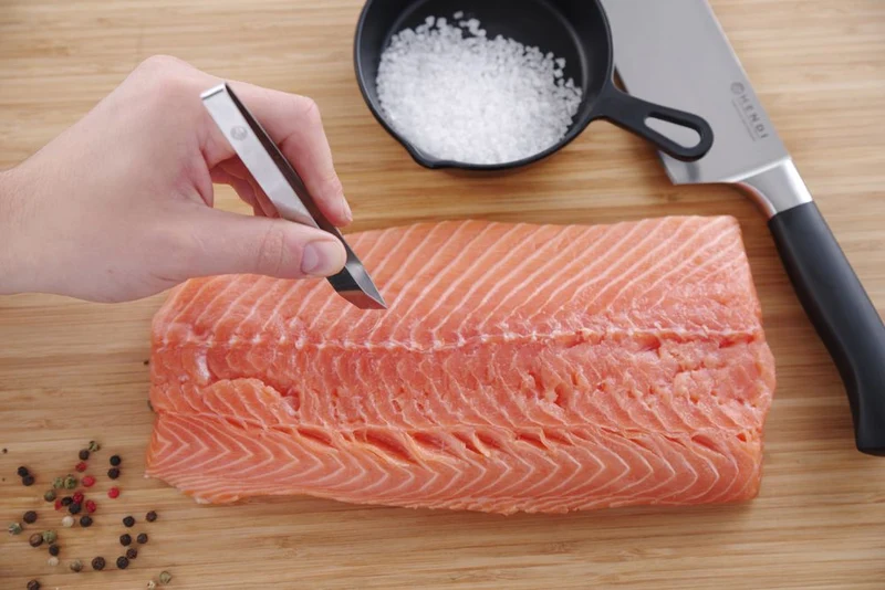 HENDI Pinzette für Fischgräten – schräger Kopf – 120 mm