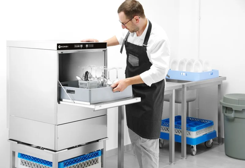 HENDI Geschirrspüler 50 × 50 - elektronische Steuerung – Kitchen Line – 400 V / 6600 W – 570 × 600 × 830 mm